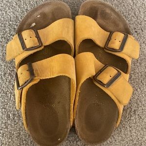 Arizona Birkenstocks size 35 wide